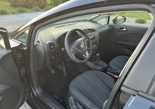 Seat Leon cena 17800 przebieg: 98130, rok produkcji 2012 z Jarosław małe 154